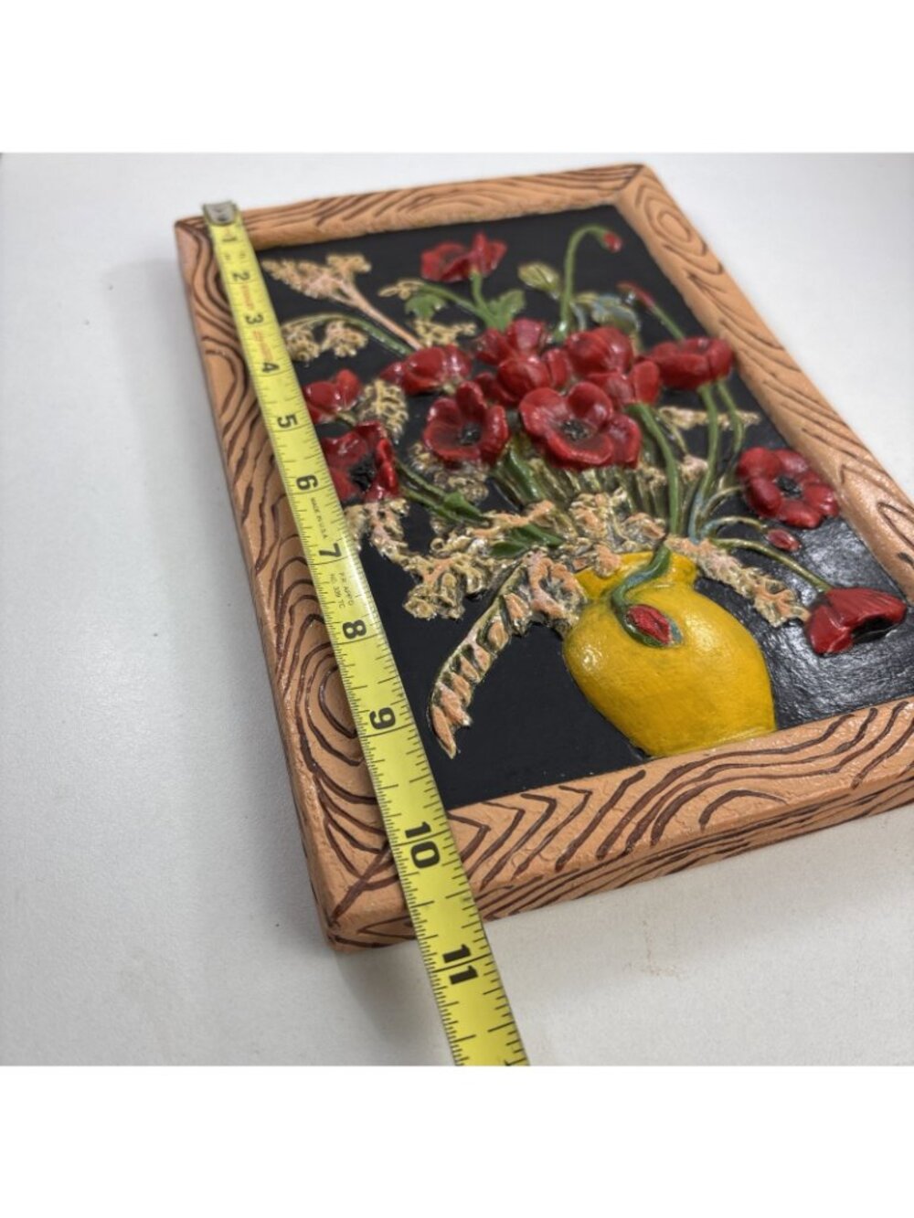 Vintage 3D chalkware wall plaque featuring a floral bouquet With Chalkware Frame - Picture 3 of 6